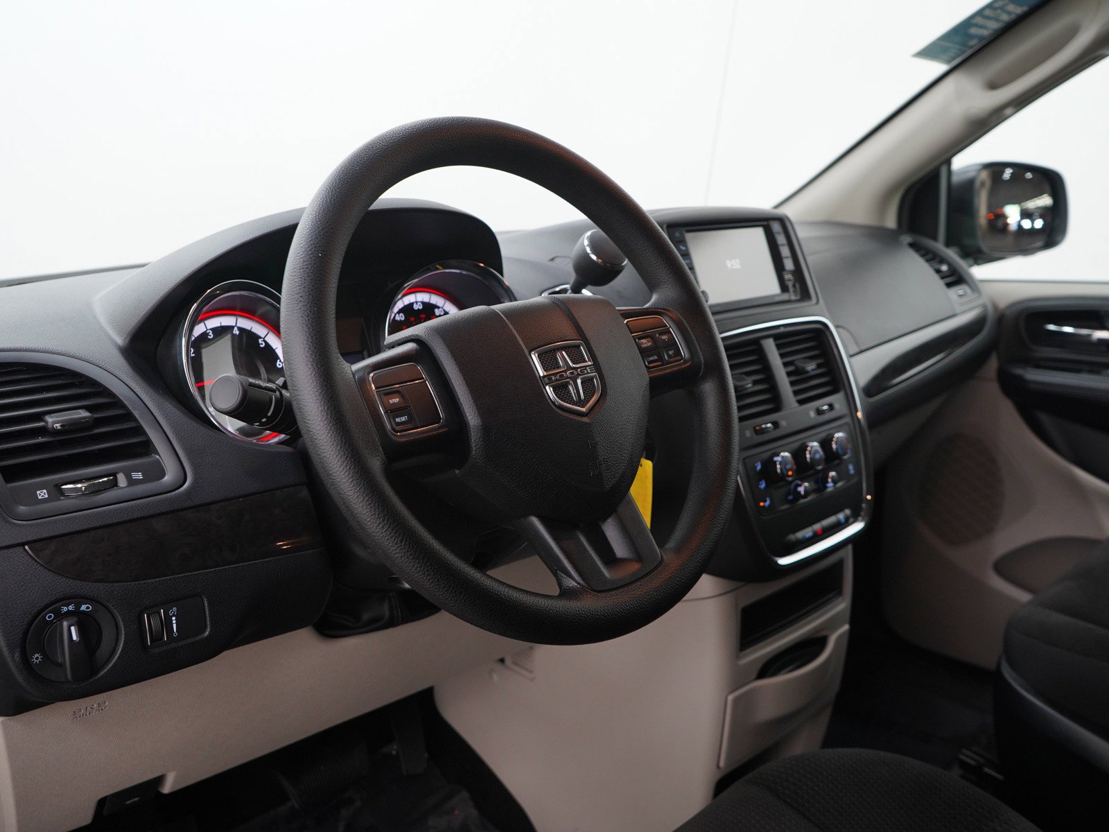 Used 2018 Octane Red Pearlcoat Dodge SE Wagon image 25