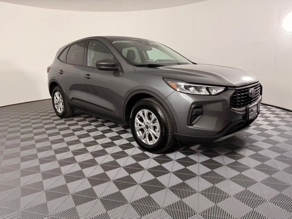 Used 2025 Gray Ford Active image 5