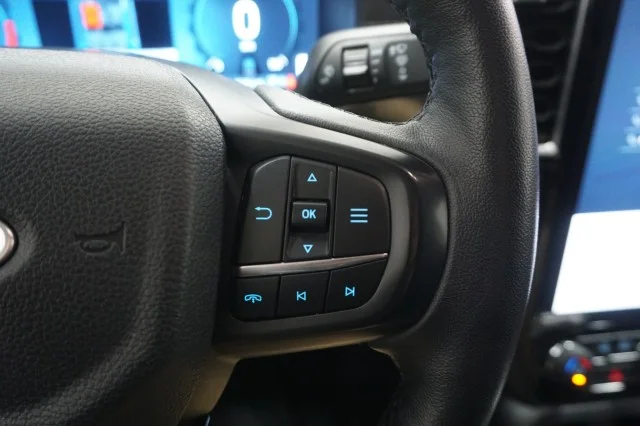 Used 2025 Carbonized Gray Metallic Ford LARIAT image 24