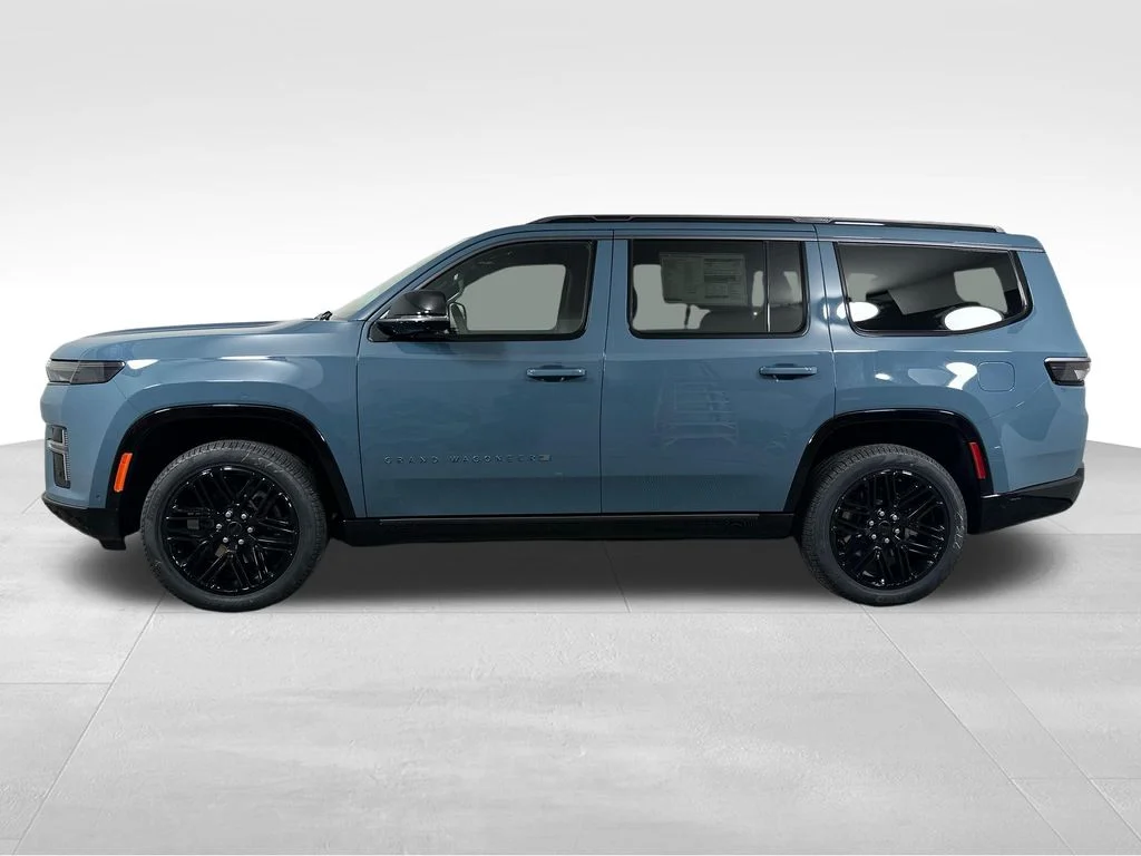 New 2026 Steel Blue Exterior Paint Jeep Limited Reserve image 5