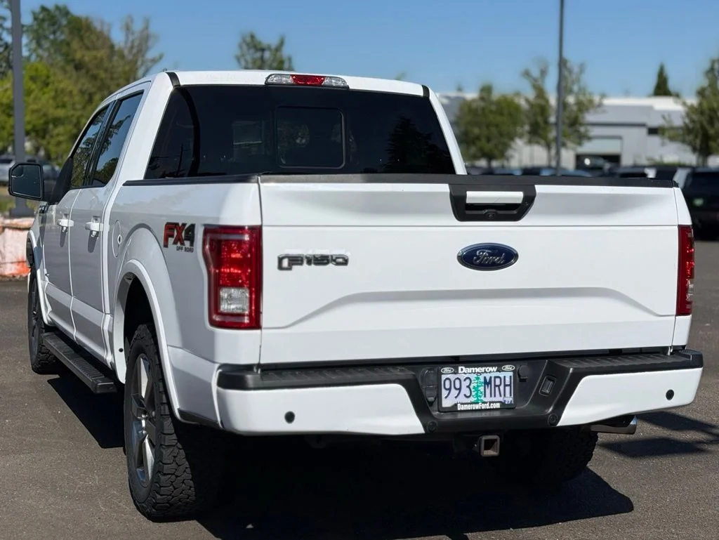 Used 2017  Ford XLT image 3