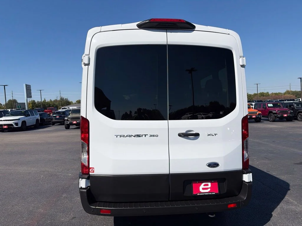 Used 2025 Oxford White Ford XLT image 7