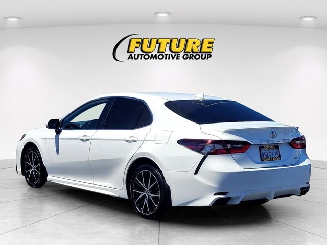 Used 2023 White Toyota SE image 5