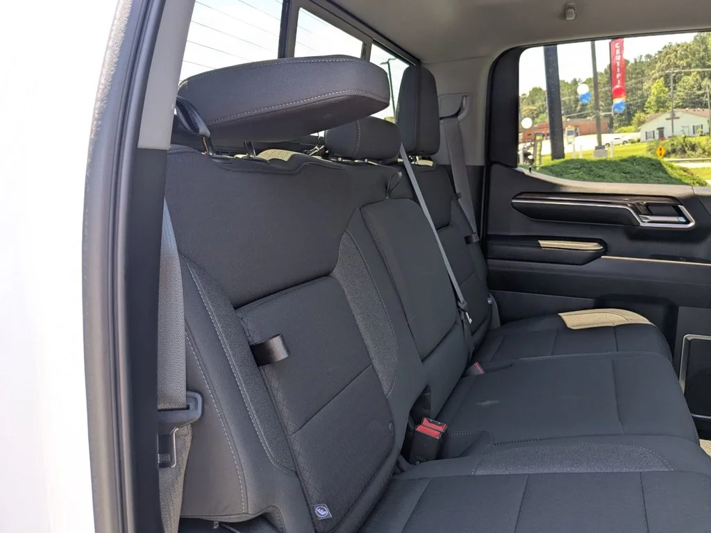 Used 2022 Summit White Chevrolet LT image 26