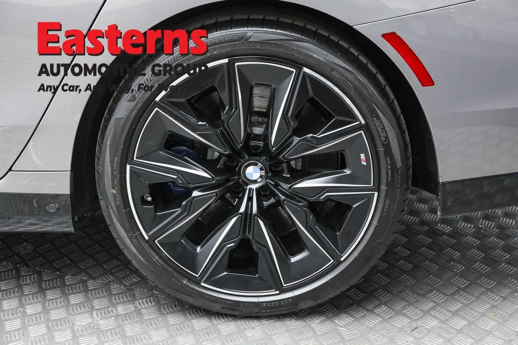 Used 2023 Gray BMW 760i xDrive image 8