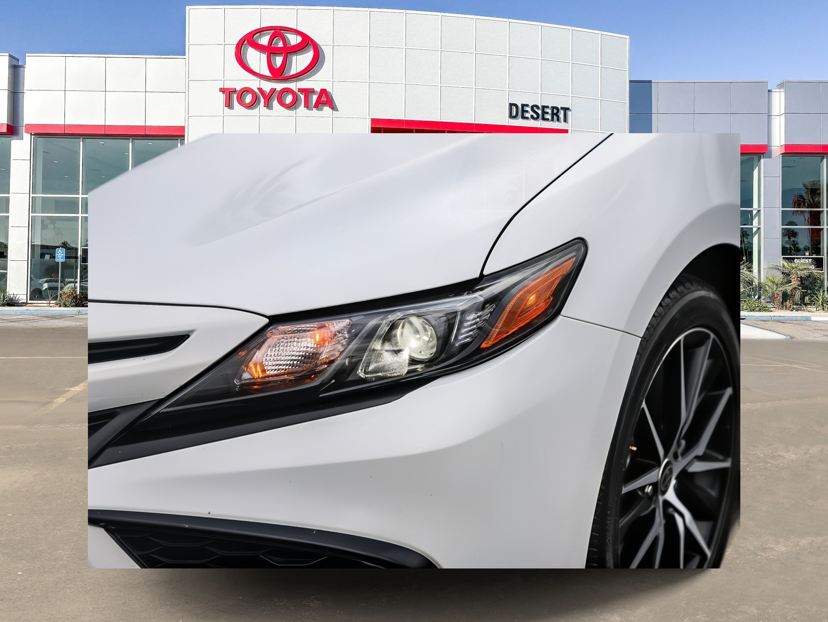 Certified Used 2023 Ice Cap Toyota SE image 4