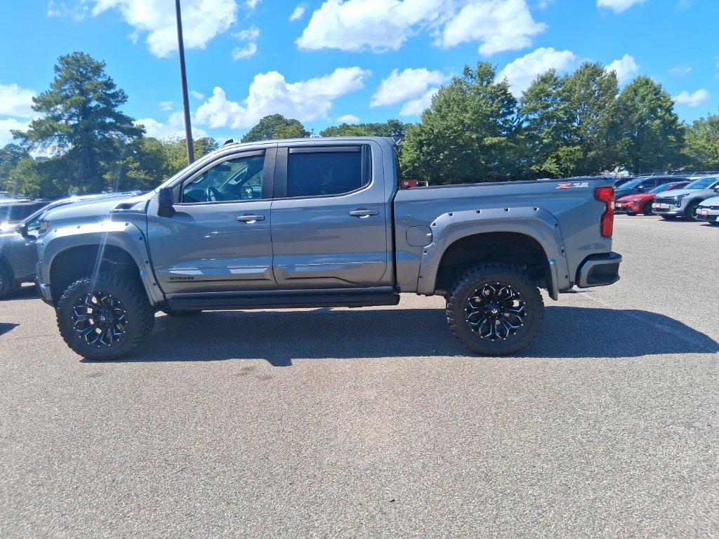 Used 2022 Gray Chevrolet RST image 2