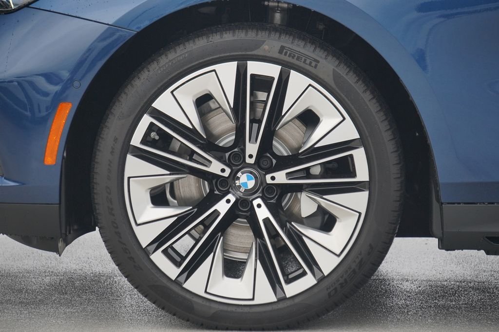 Used 2026 Phytonic Blue Metallic BMW 530i image 5