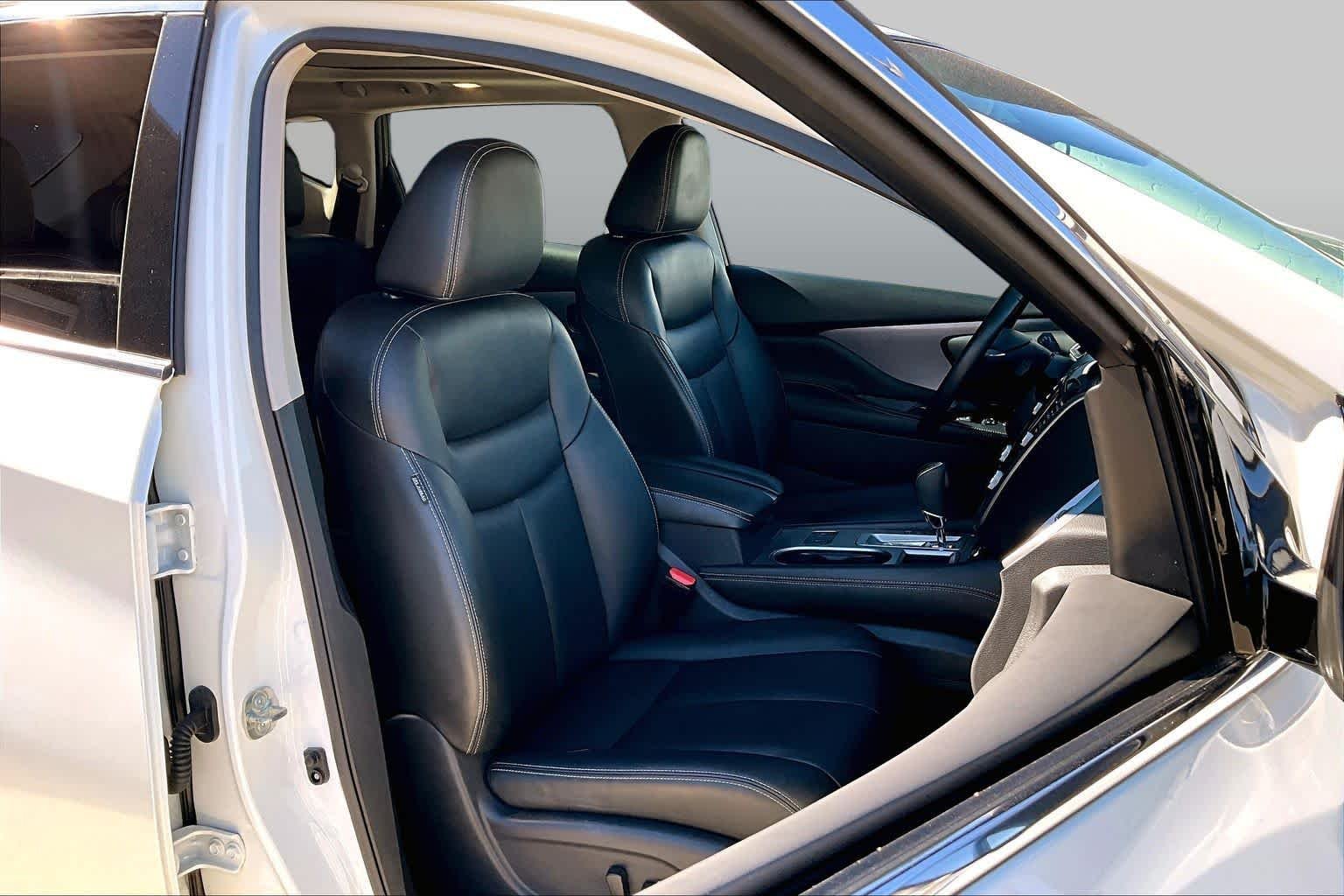 Used 2021 Pearl White Tricoat Nissan SV image 9
