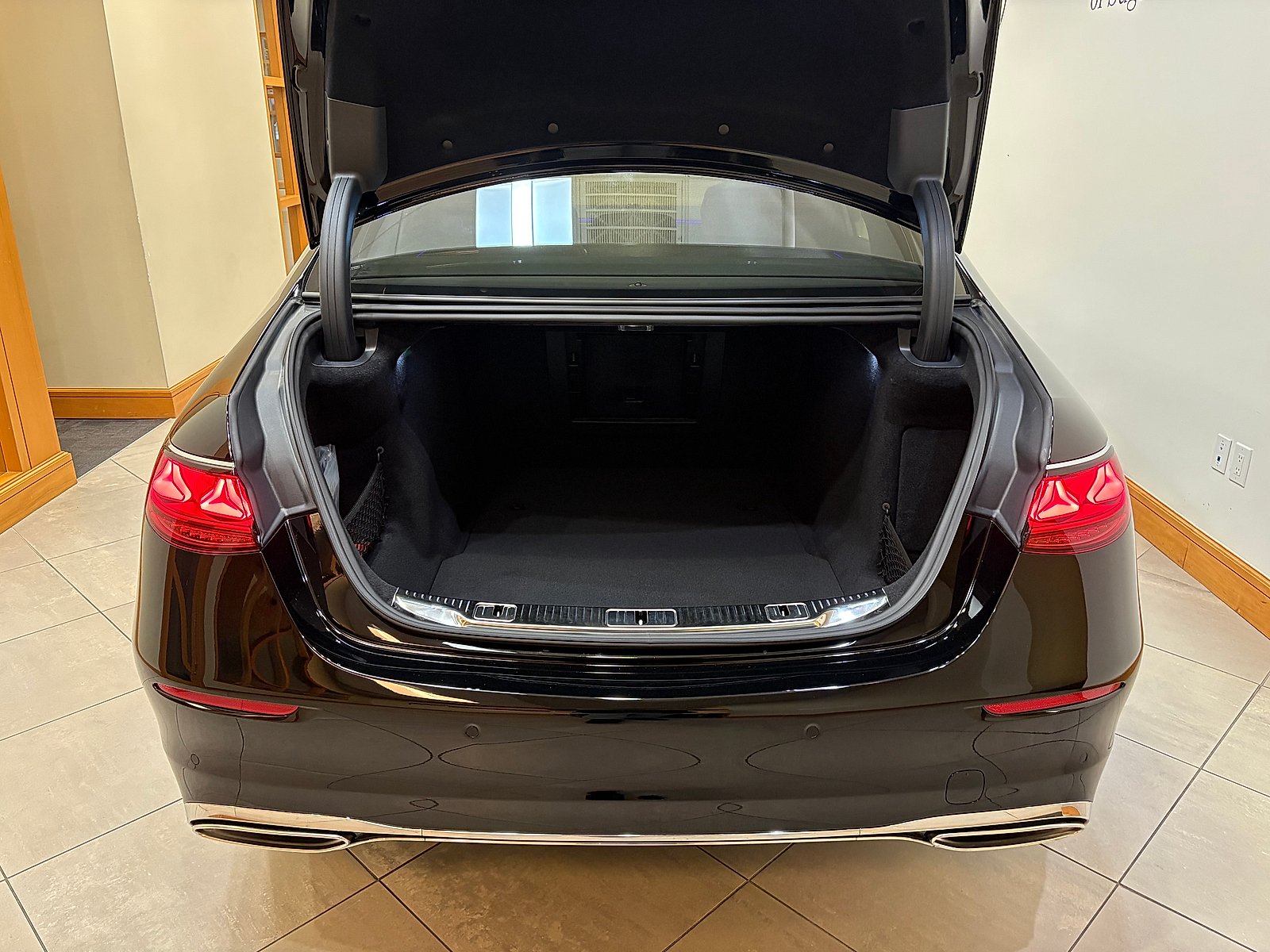 New 2027 Black Mercedes-Benz S 580 image 30