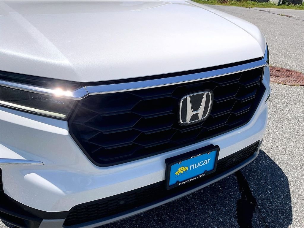 Certified Used 2025 White Honda EX-L image 31