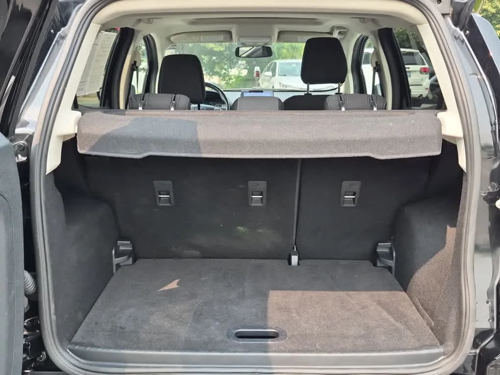 Used 2020 Shadow Black Ford SE image 20