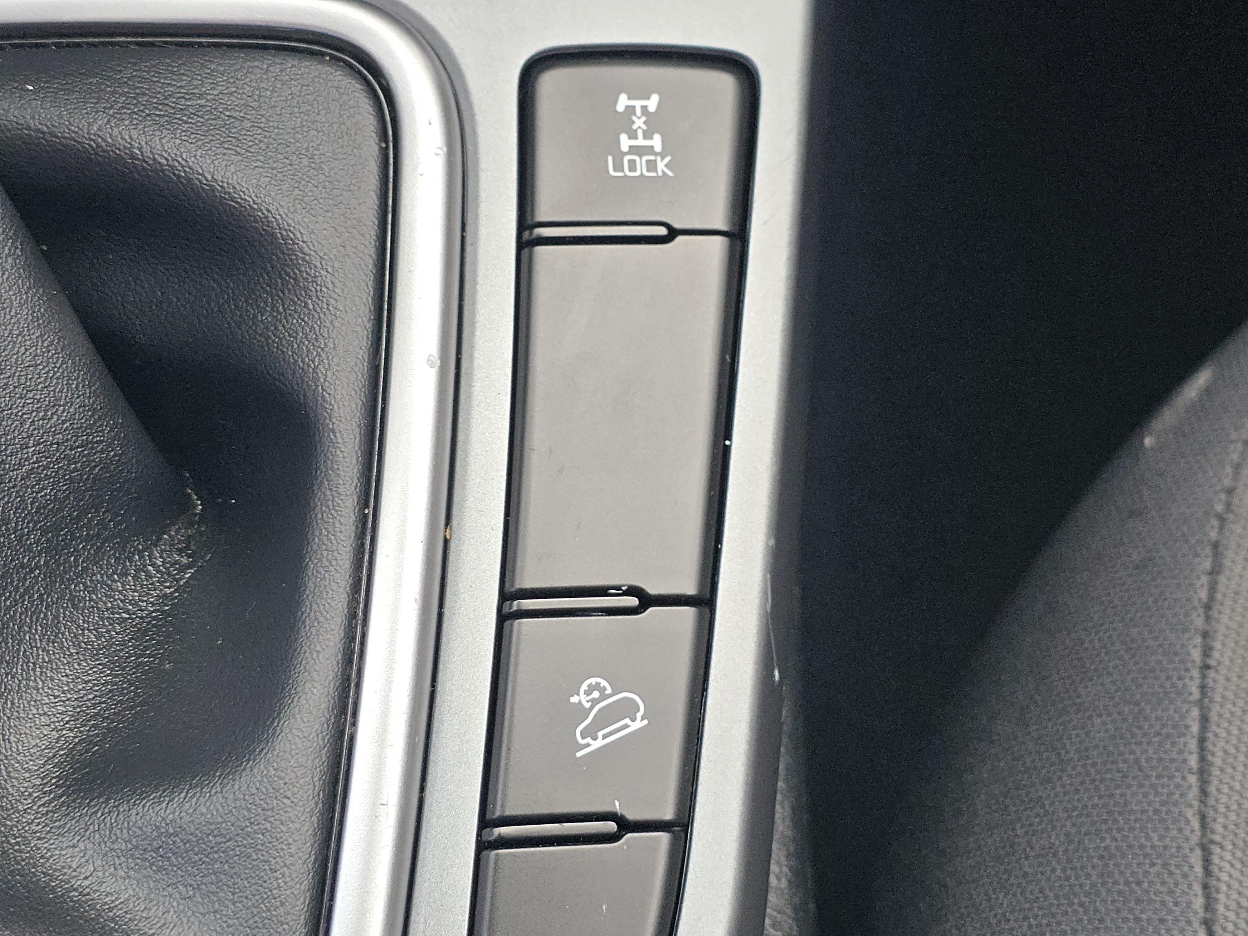 Used 2023 Snow White Pearl Kia LX image 10