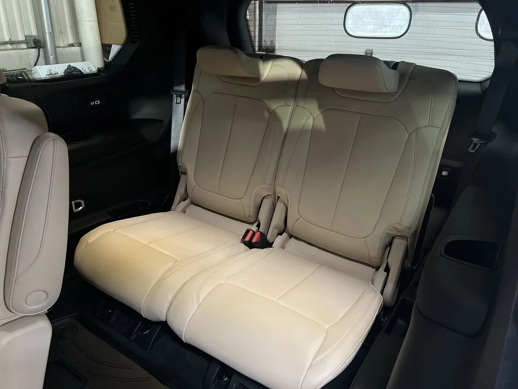 Used 2025 White Jeep Limited image 25