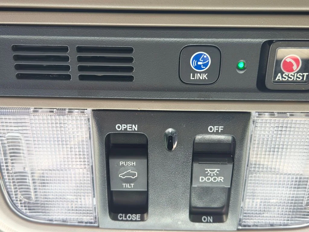 Used 2024 White Honda Touring image 40