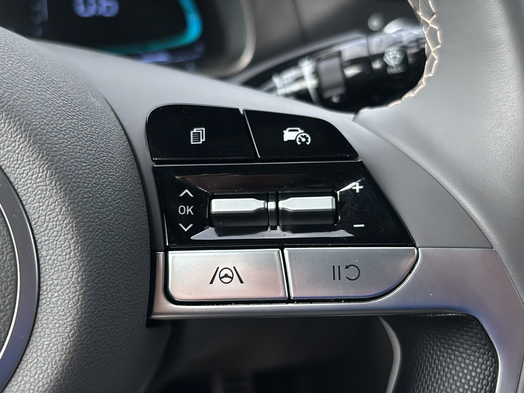 Certified Used 2025 Ecotronic Gray Hyundai SEL Sport image 26