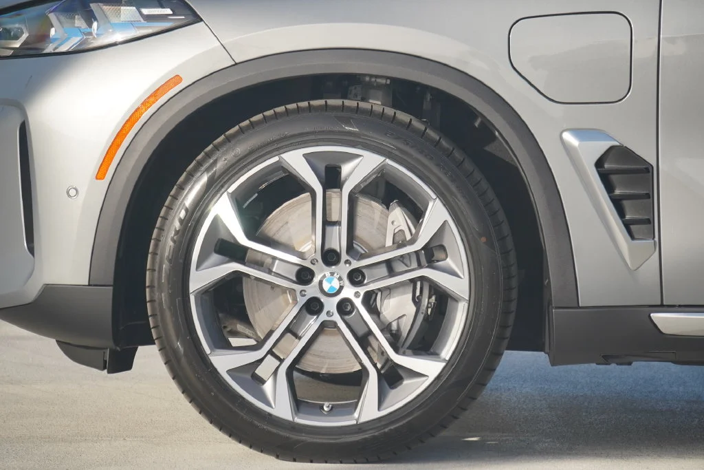Used 2026 Gray BMW xDrive50e image 5