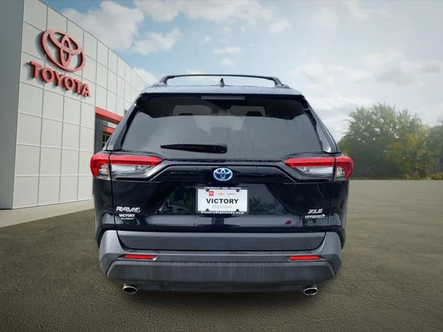 Used 2023 Black Toyota XLE Premium image 4