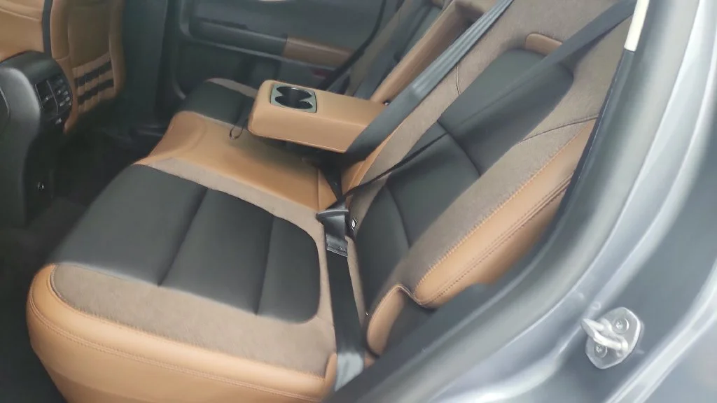 Used 2025  Ford Outer Banks image 24