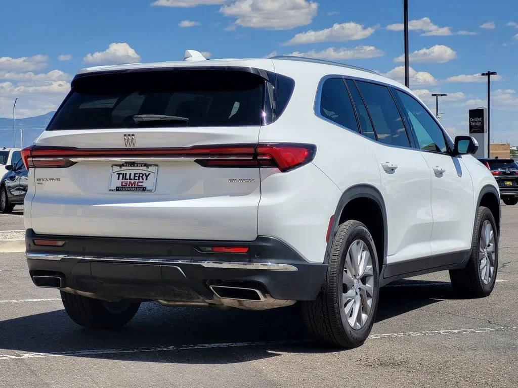 Used 2025 Summit White Buick Preferred image 7