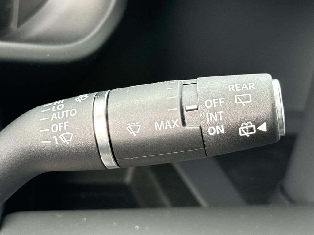 New 2026  Land Rover X-Dynamic SE image 9