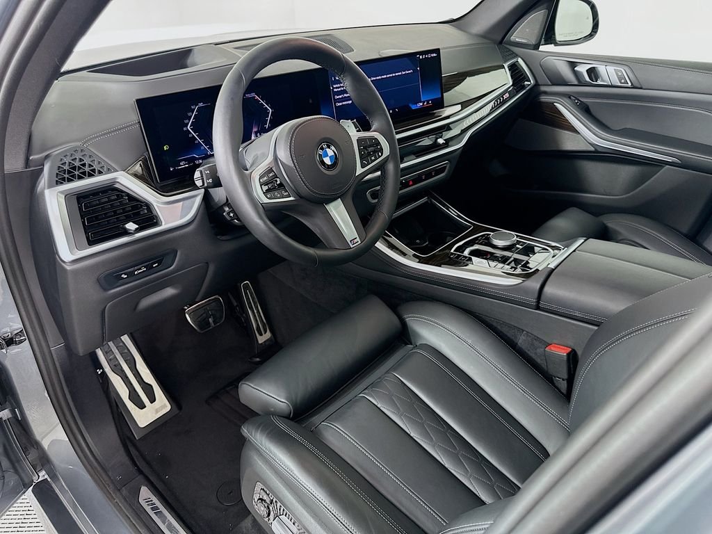 Used 2024 Skyscraper Grey Metallic BMW xDrive40i image 9