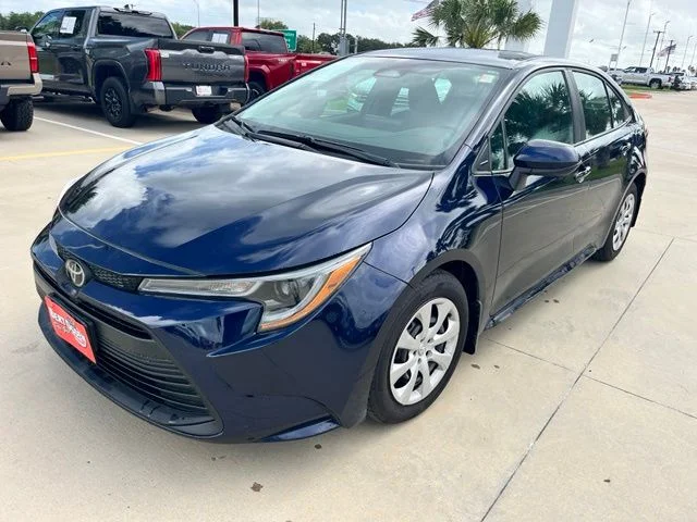 Used 2026  Toyota LE image 3