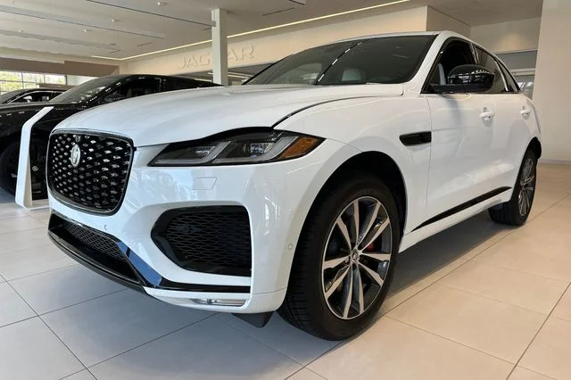 2026 Jaguar F-PACE P400 R-Dynamic S's photo
