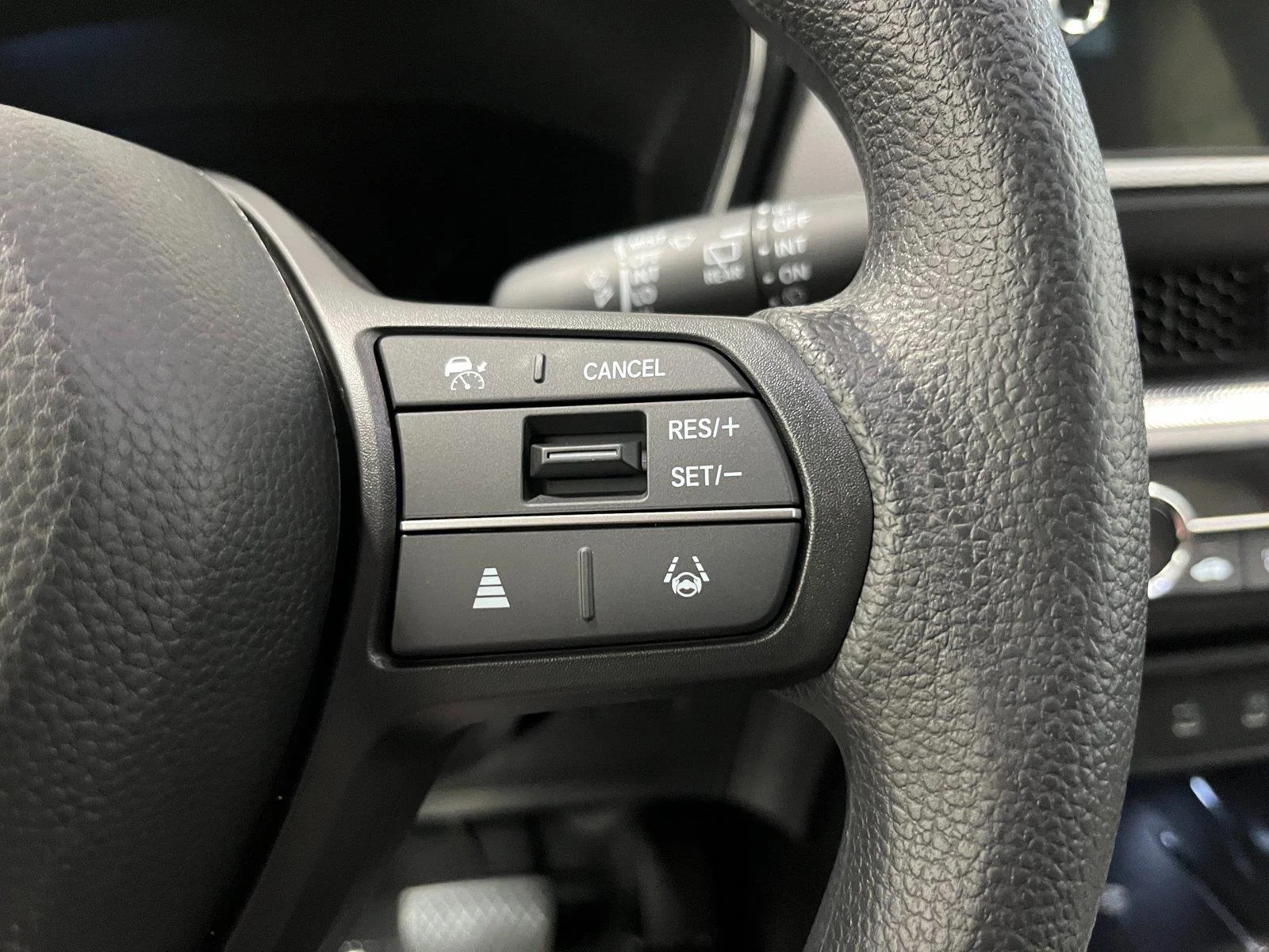 New 2026 Platinum White Pearl Honda LX image 16