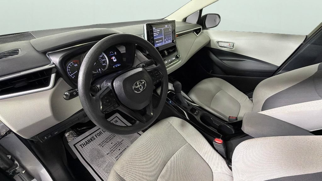 Used 2020 Silver Toyota LE image 18
