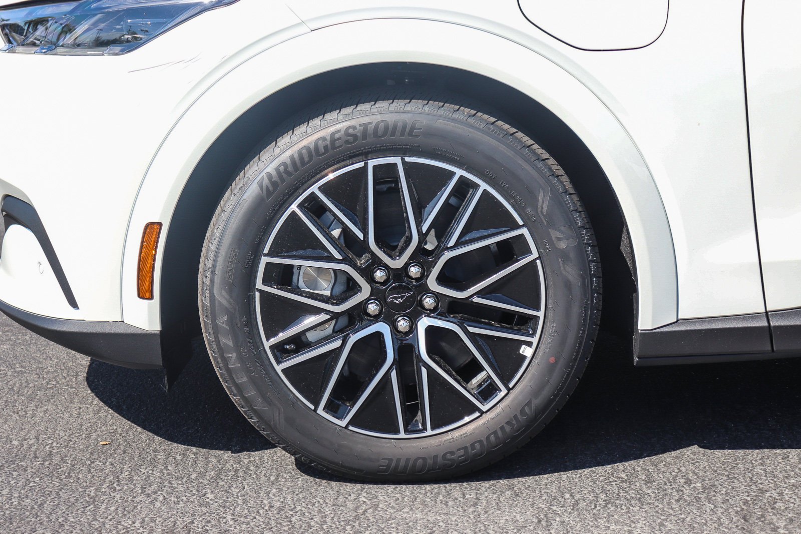 New 2026 Star White Metallic Tri-coat Ford Premium image 10