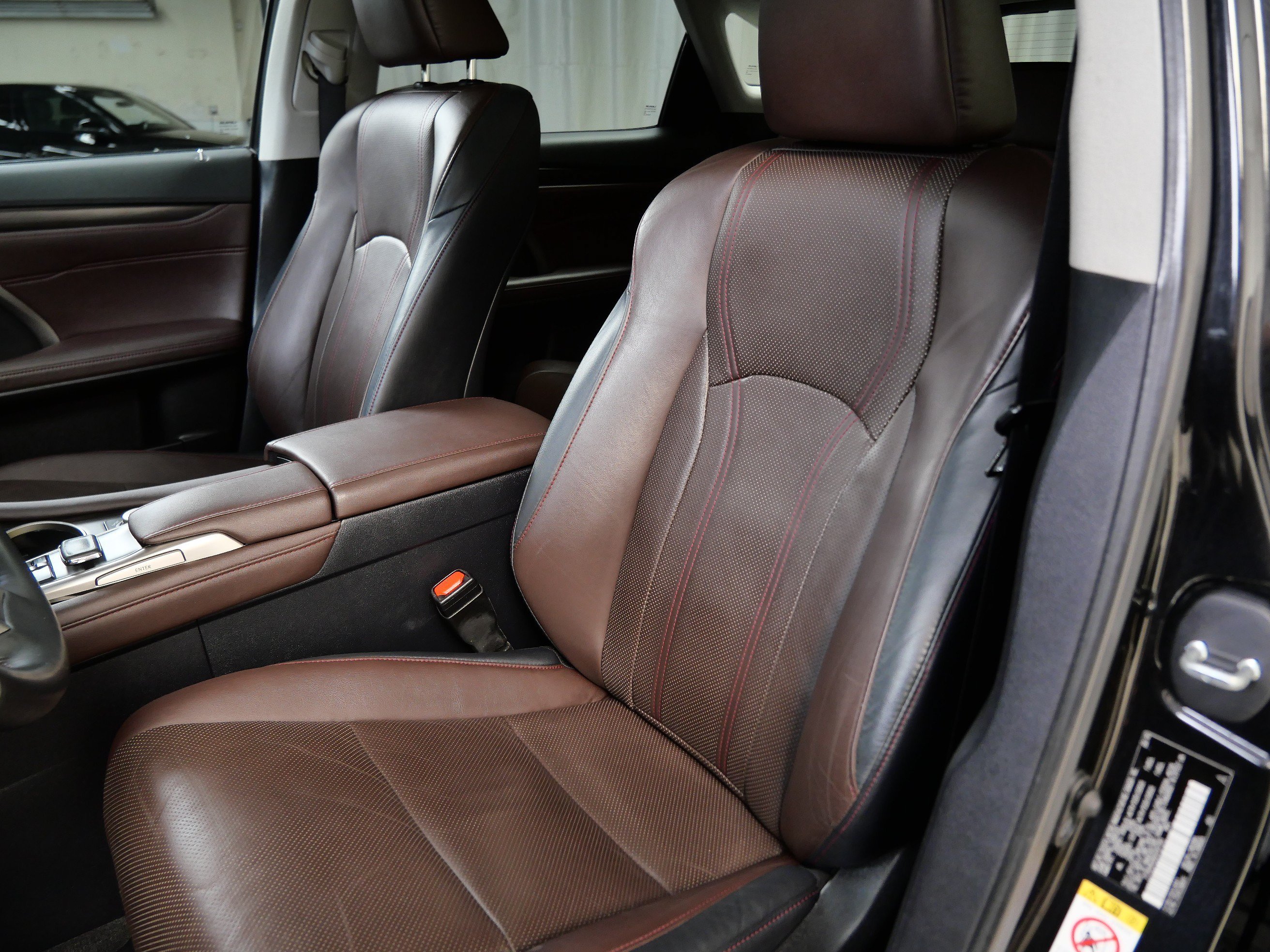 Used 2016 Black Lexus F Sport image 3