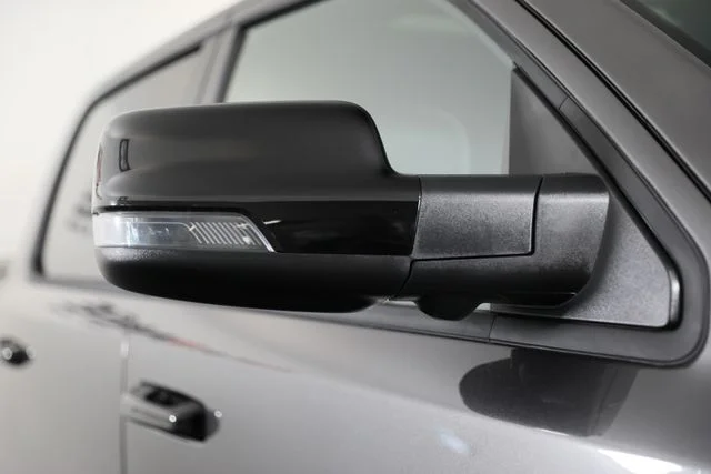 New 2026 Granite Crystal Metallic Clear-Coat Exterior Paint RAM Laramie image 30