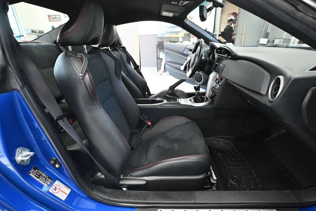 Used 2016 Blue Subaru Limited image 31