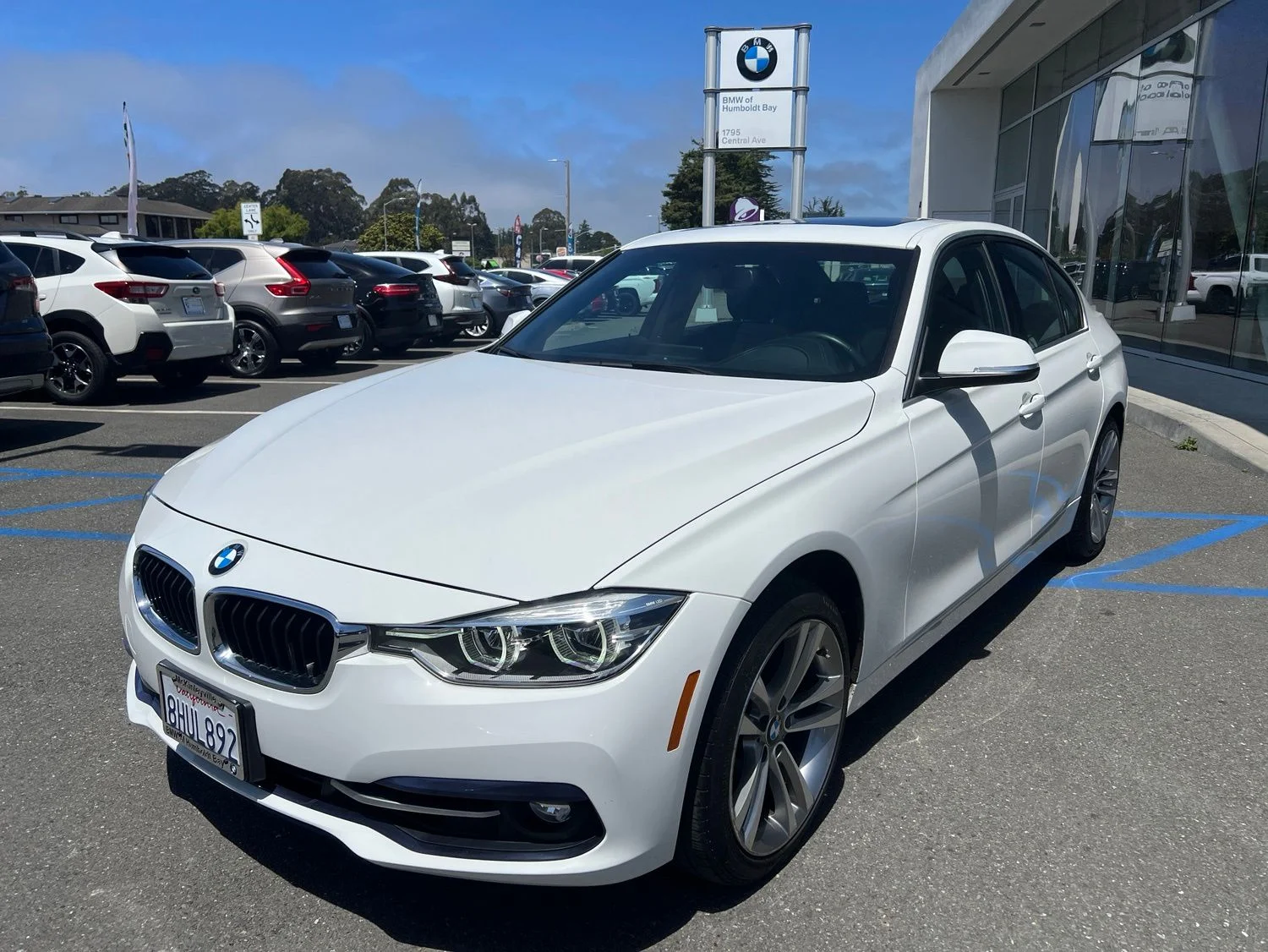 2018 BMW 3 Series 330i Sedan's photo