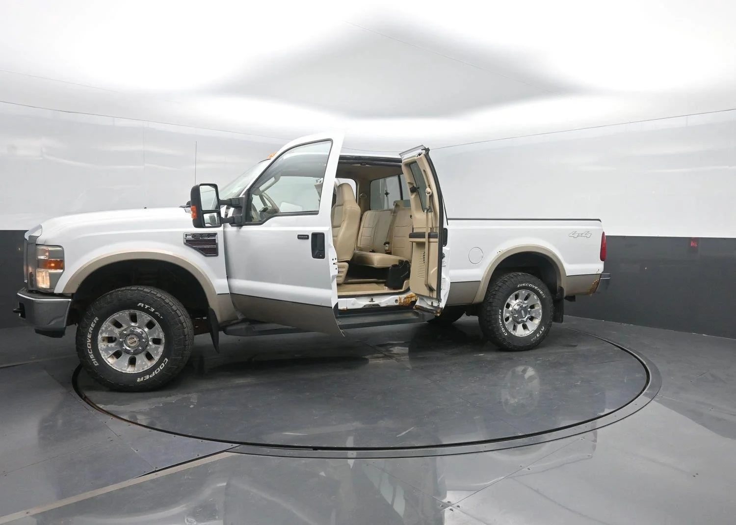 Used 2008 White Ford XL image 43