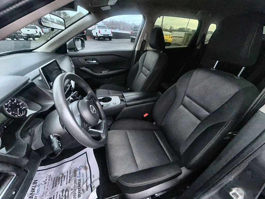 Used 2024 Gray Nissan SV image 17