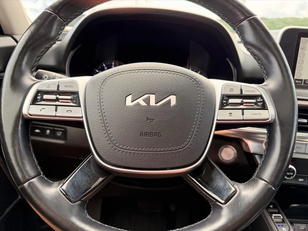 Used 2022 Green Kia EX image 20