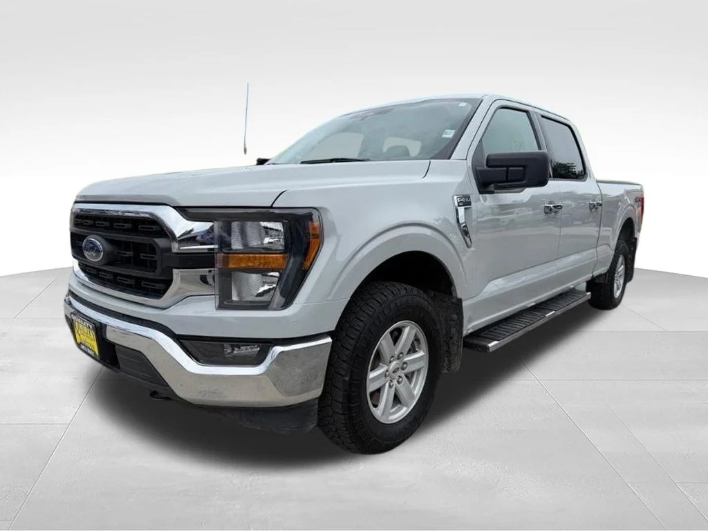 Used 2023 Gray Ford XLT image 1