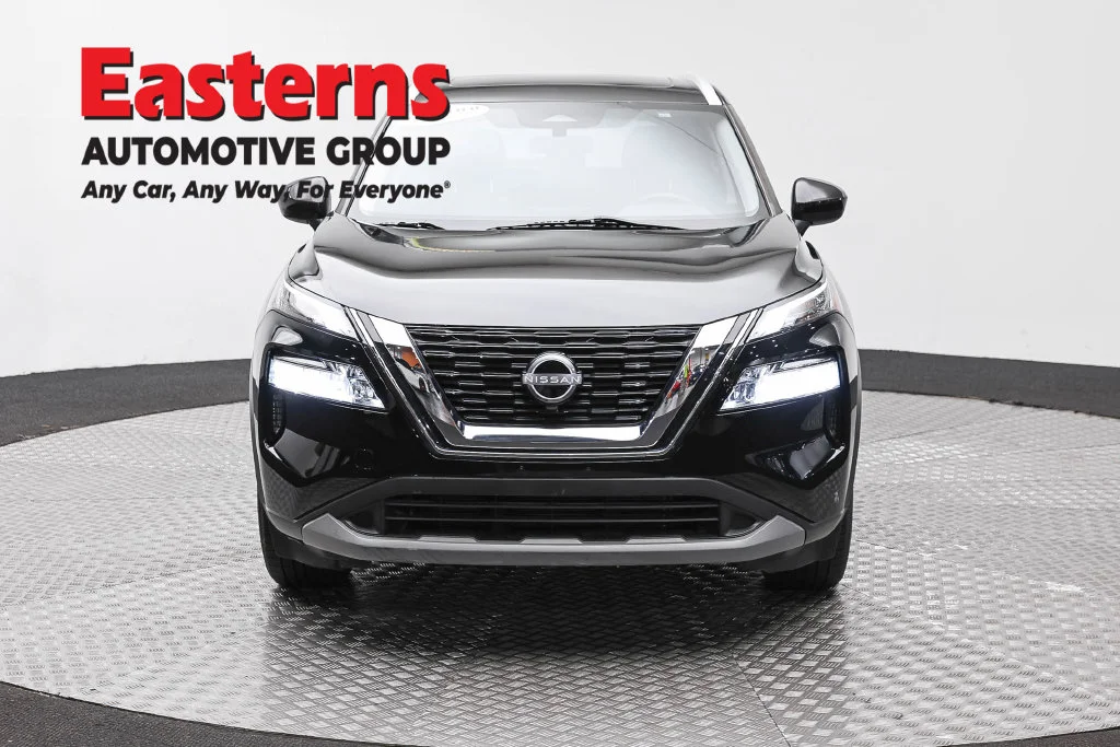 Used 2023 Black Nissan SV image 2