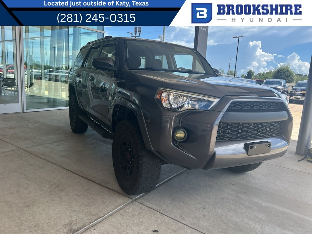 Used 2015 Magnetic Gray Metallic Toyota SR5 image 1