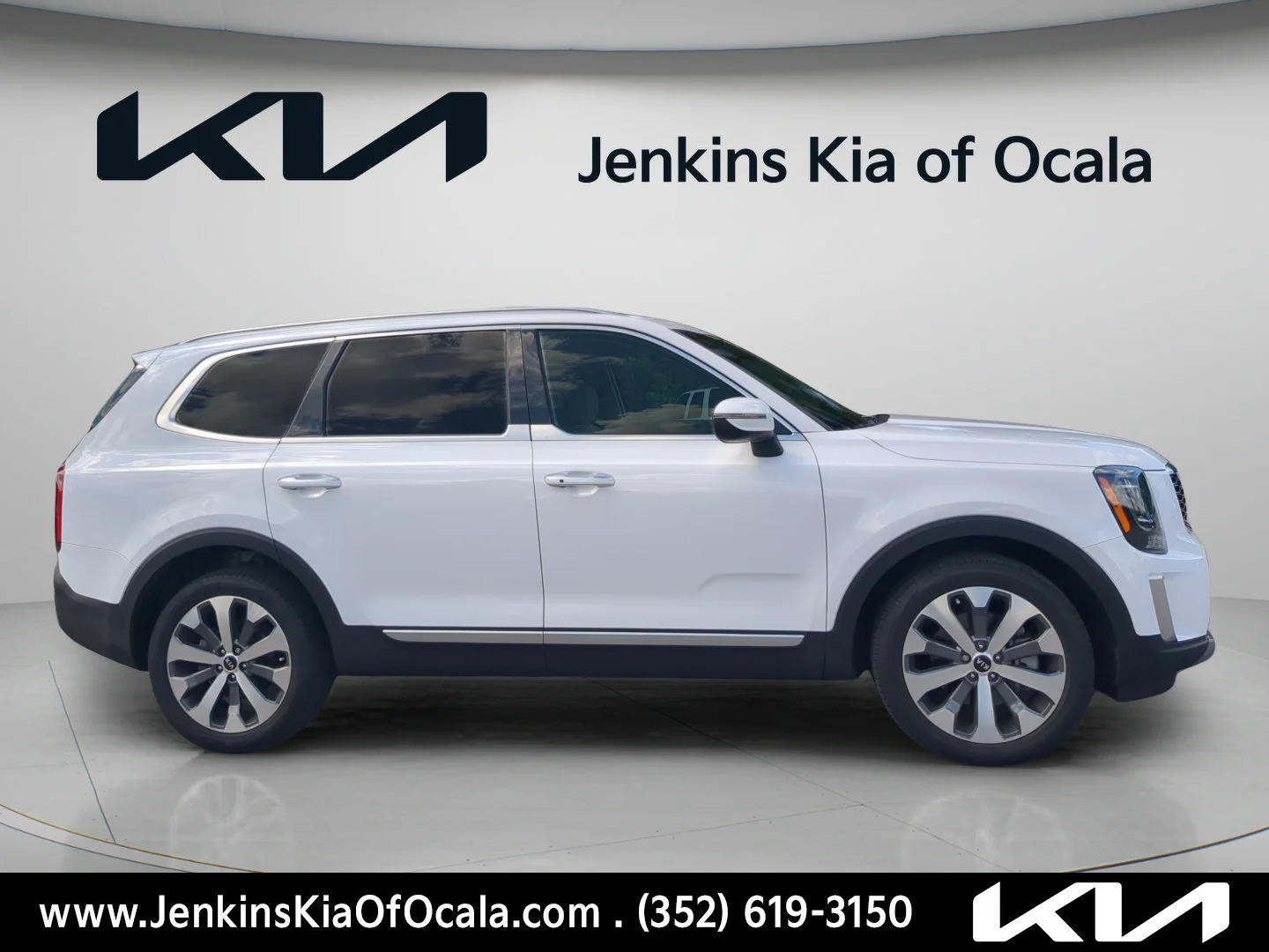 Used 2021 Glacial White Pearl Kia S image 2
