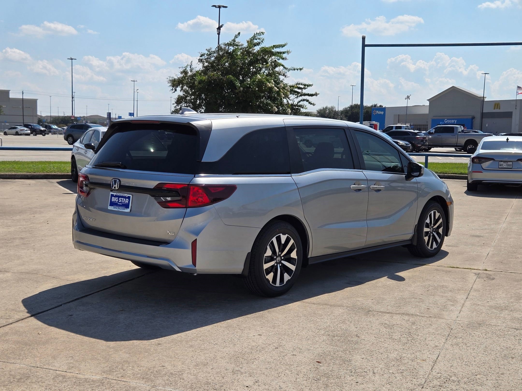 New 2026 Solar Silver Metallic Honda EX-L image 5