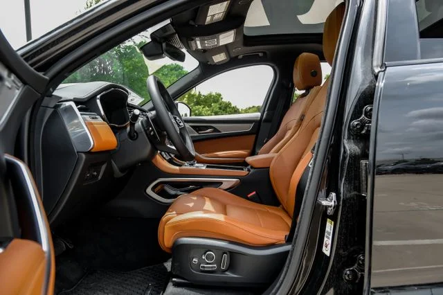 2026 Jaguar F-Pace R-Dynamic S - Photo 3