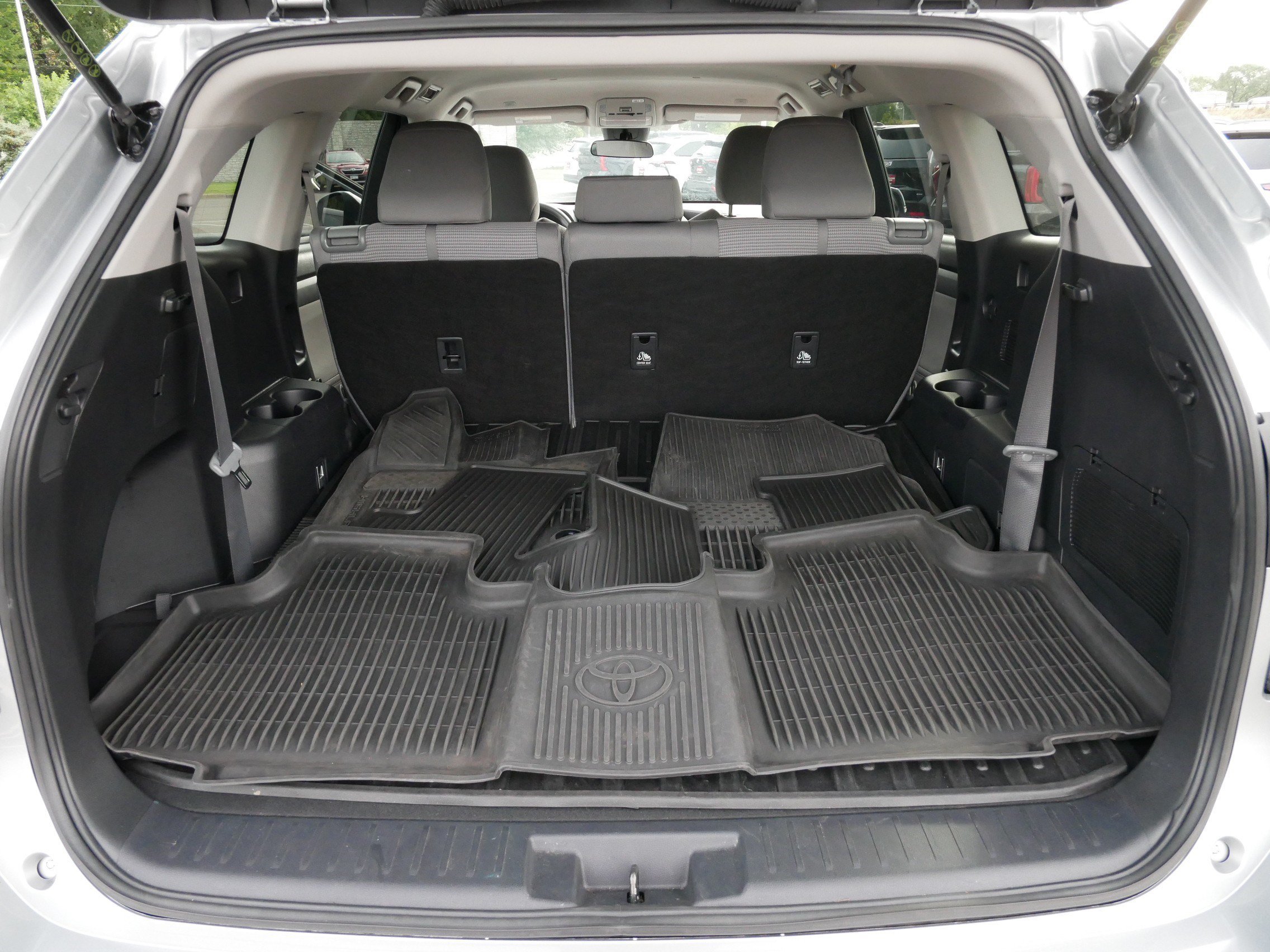 Used 2023 Celestial Silver Metallic Toyota L image 17