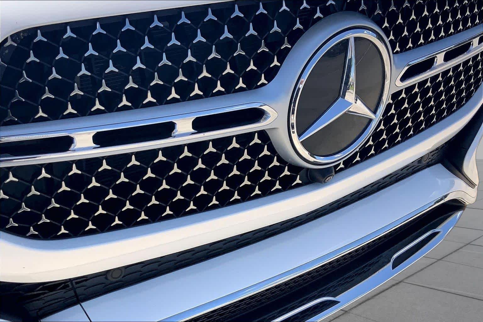 Used 2024 Polar White Mercedes-Benz GLE 350 image 29