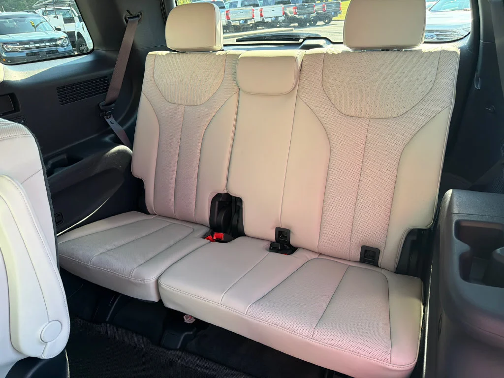 Used 2024 White Hyundai Calligraphy image 23