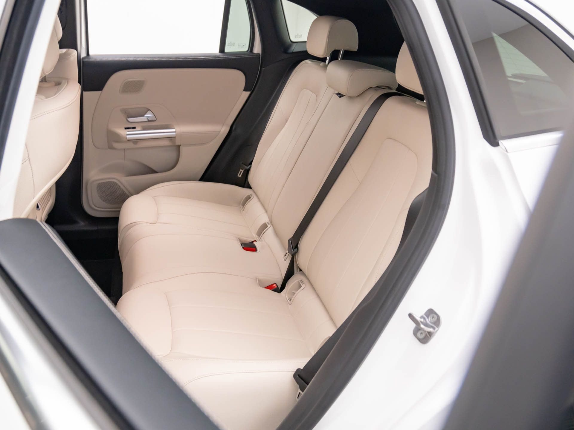 Certified Used 2026 White Mercedes-Benz GLA 250 image 17