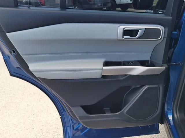 Used 2023 Blue Ford XLT image 12