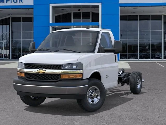 New 2026 Summit White Chevrolet 1WT image 6